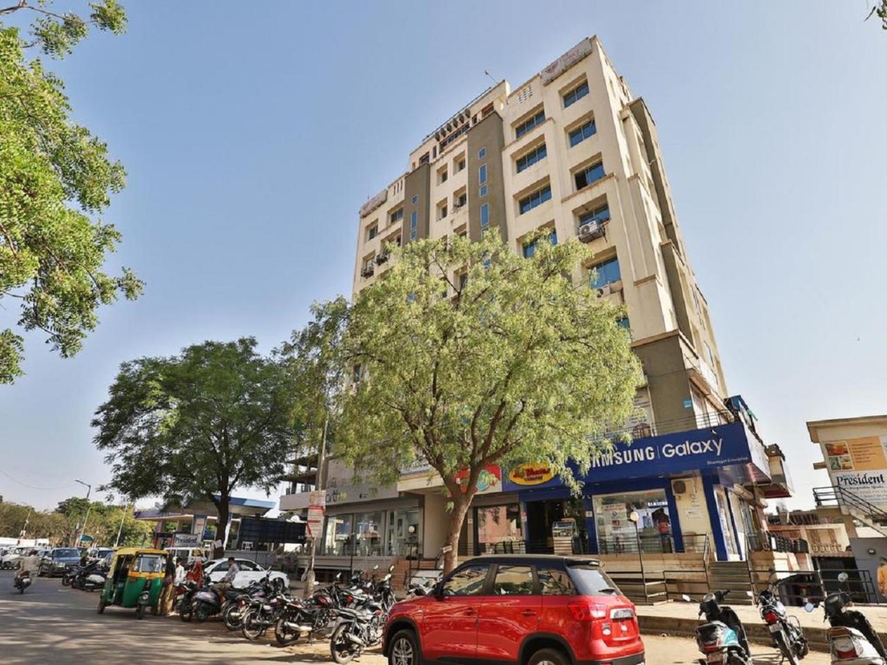 Hotel President Inn By Sky Stays Gandhinagar Exterior foto